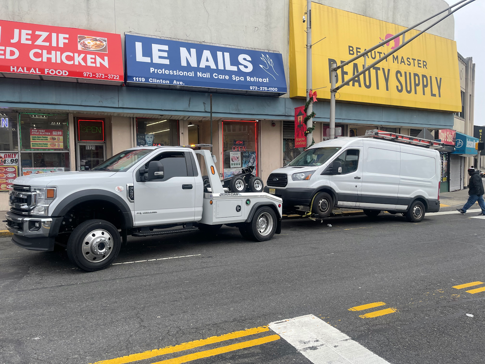 N.I.A Towing logo